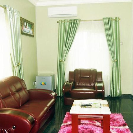 Milestone Hotel Ogombo Exterior foto