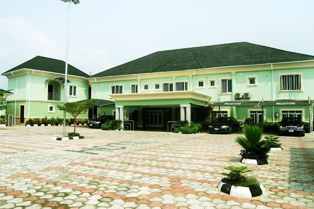 Milestone Hotel Ogombo Exterior foto