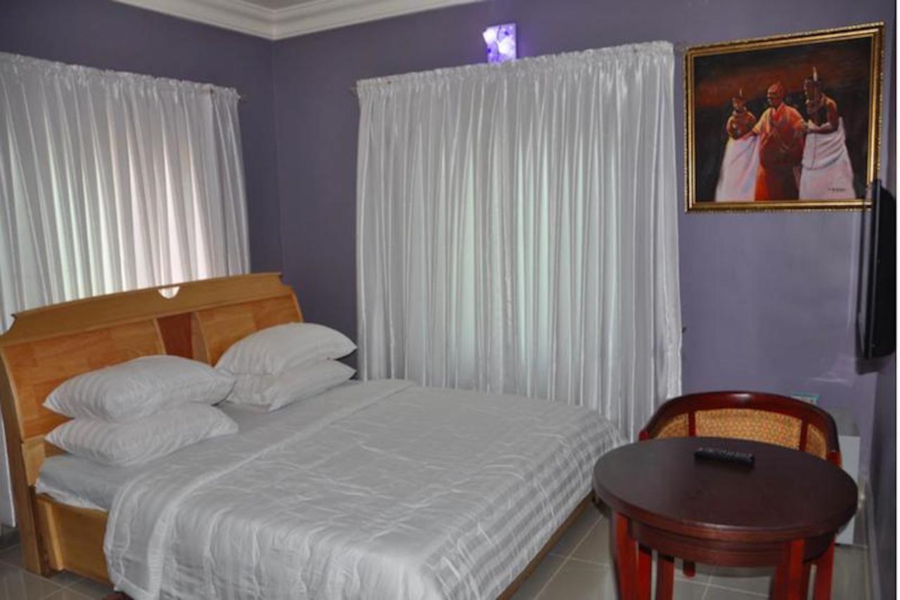 Milestone Hotel Ogombo Exterior foto