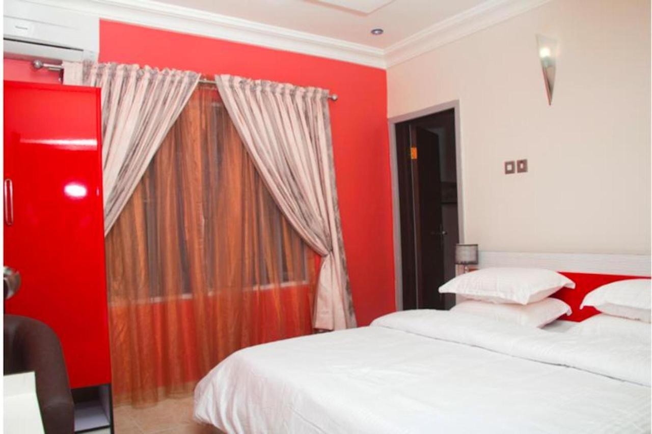 Milestone Hotel Ogombo Exterior foto